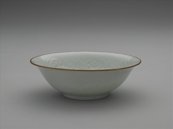 青白瓷印花蓮塘鷺鷥紋碗