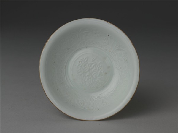 青白瓷印花蓮塘鷺鷥紋碗