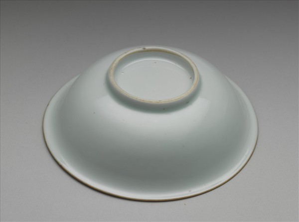 青白瓷印花蓮塘鷺鷥紋碗