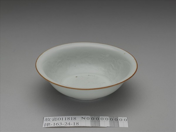 青白瓷印花蓮塘鷺鷥紋碗