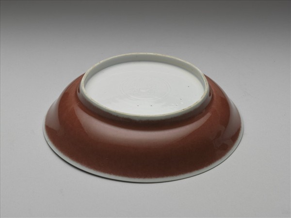 霽紅釉白裡雙龍紋盤