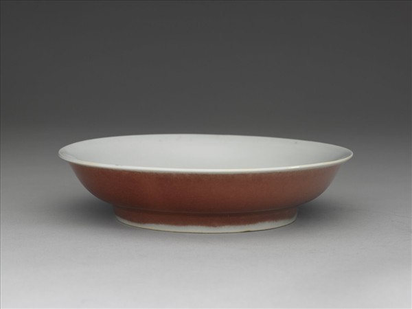 霽紅釉白裡雙龍紋盤