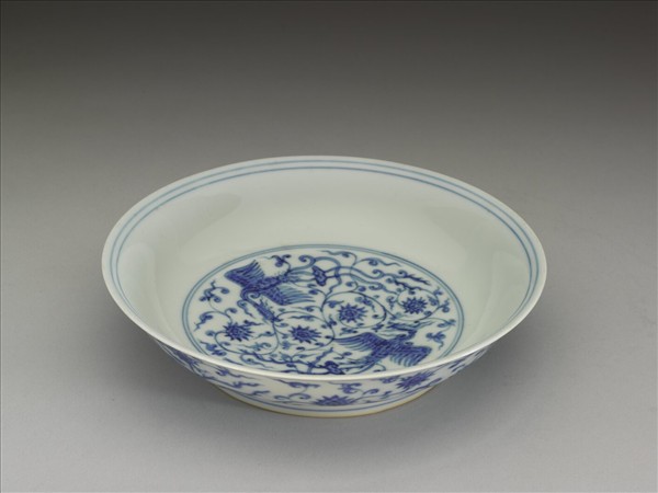青花穿蓮鳳凰紋盤