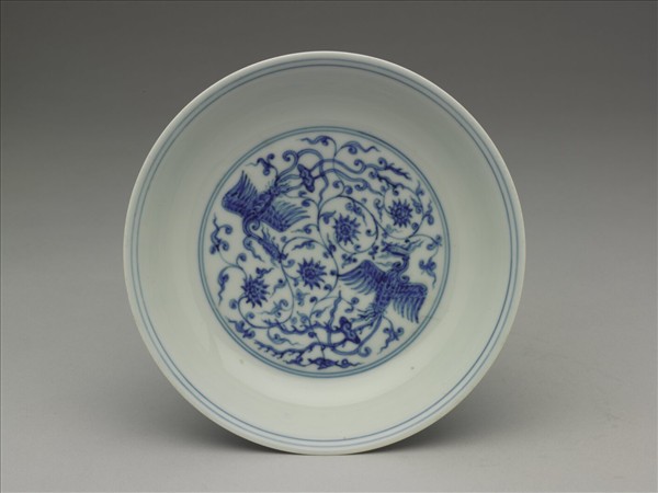 青花穿蓮鳳凰紋盤