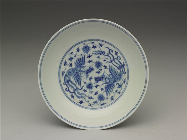 青花穿蓮鳳凰紋盤