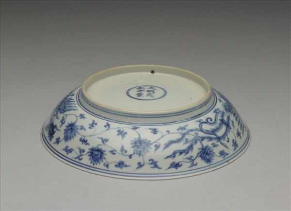 青花穿蓮鳳凰紋盤