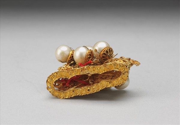 金纍絲嵌東珠鏤空雲龍舍林