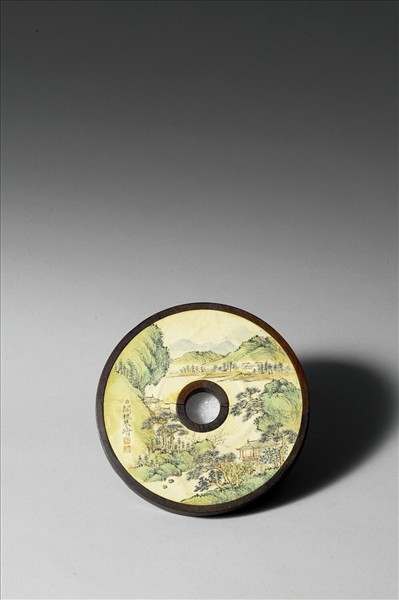 〈西清續鑑‧第十九冊〉鏡匣雕刻木蓋附關槐〈山水〉