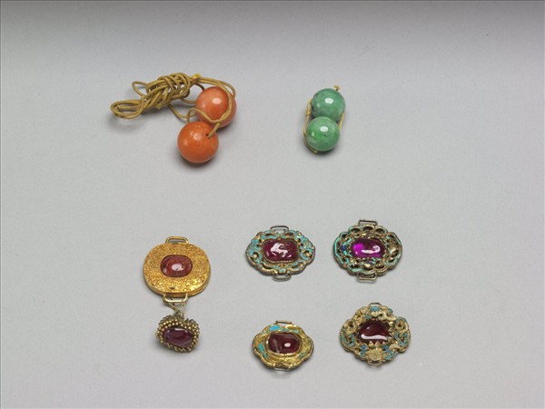 鑲紅寶石背雲等飾件