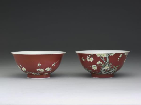 琺瑯彩紅地梅竹先春碗