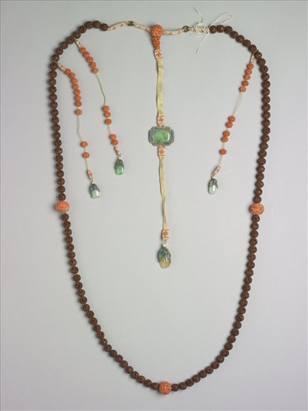 果核雕鏤空羅漢朝珠