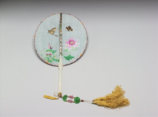 藍綢彩繡嵌珠寶翠玉花蝶團扇