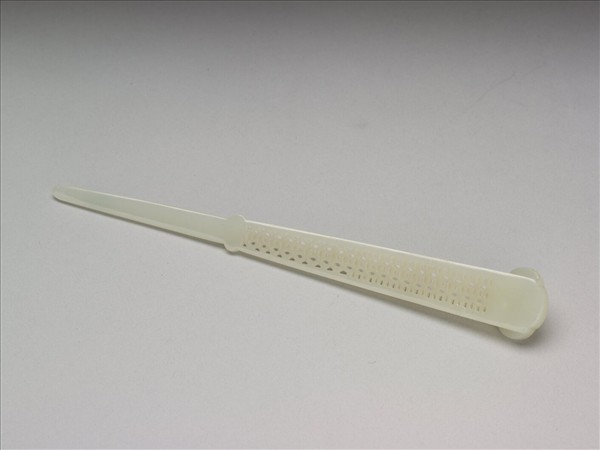 玉鏤雕錢紋豆瓣簪