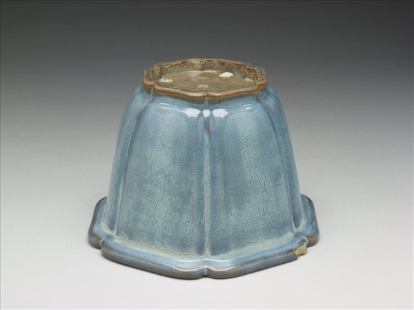 鈞窯 天藍瓷葵花式盆