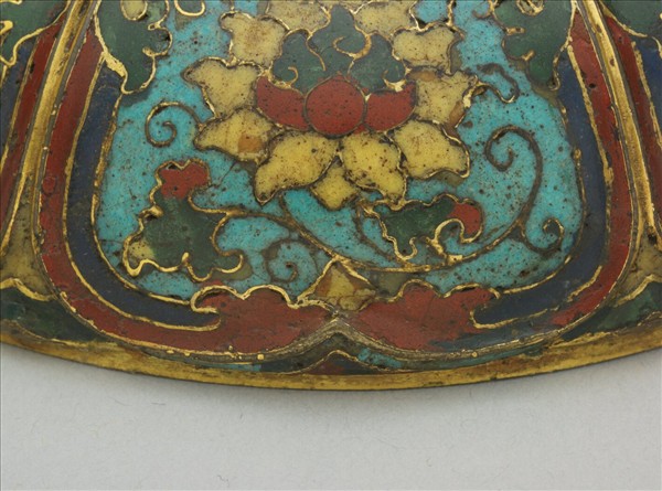 掐絲琺瑯番蓮紋盒