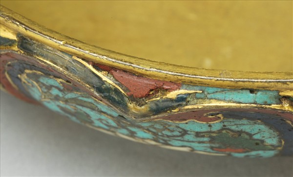 掐絲琺瑯番蓮紋盒