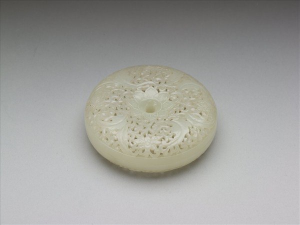 玉鏤雕番蓮紋香薰