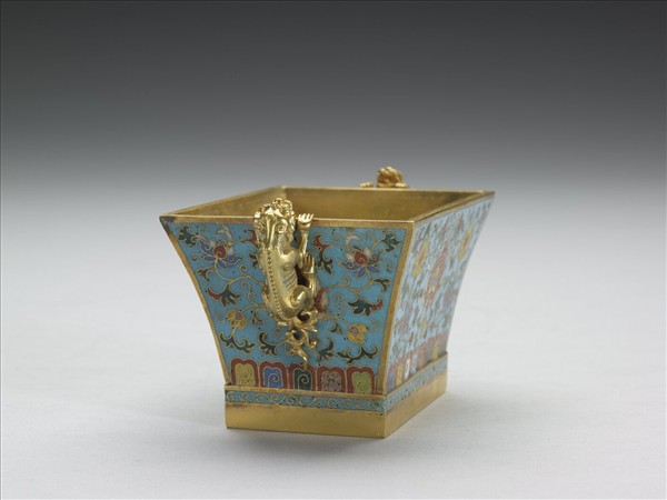 銅鍍金胎掐絲琺瑯獅耳方爐