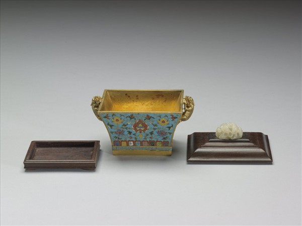 銅鍍金胎掐絲琺瑯獅耳方爐