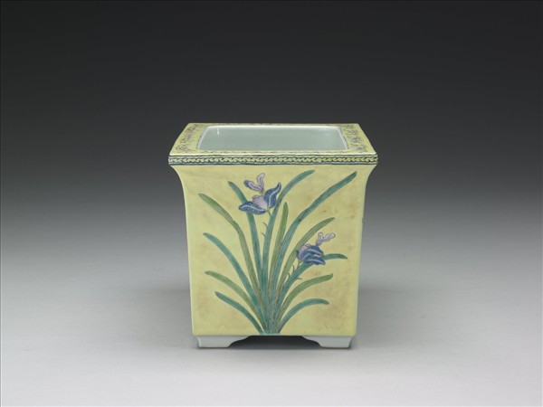 粉彩牡丹紋長方盆