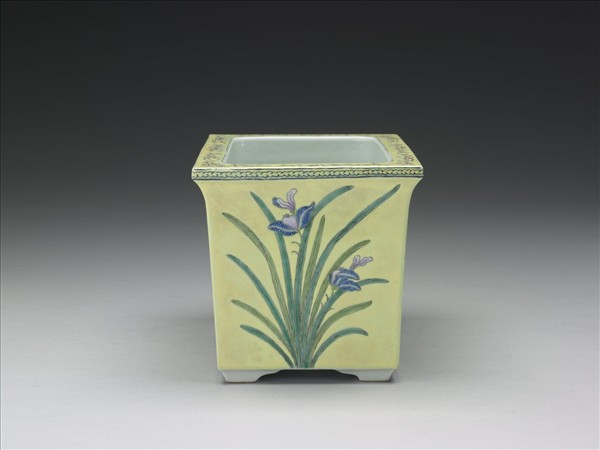 粉彩牡丹紋長方盆