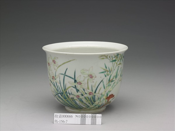 粉彩蘭竹圖花盆