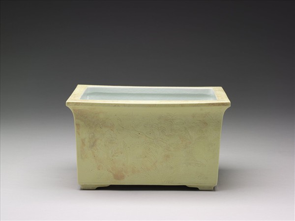 黃釉劃花紋長方盆