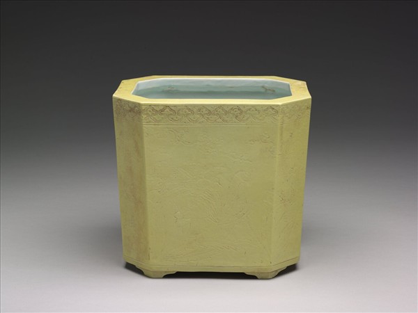 黃釉劃花八方盆