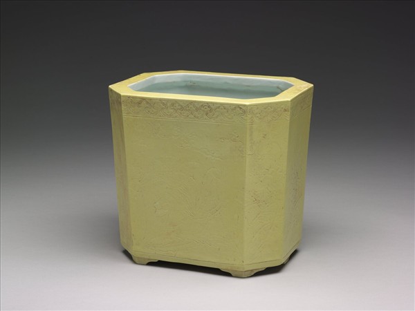 黃釉劃花八方盆