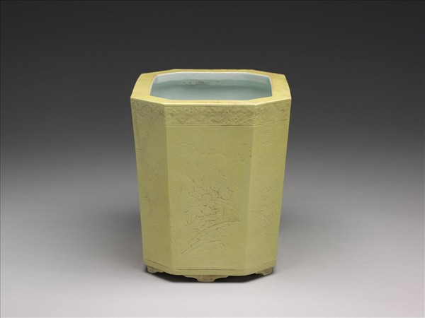 黃釉劃花八方盆