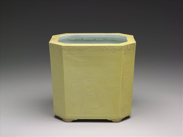 黃釉劃花八方盆