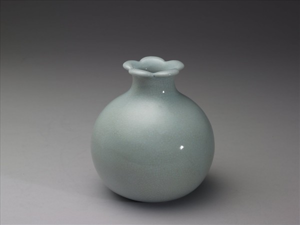 青瓷石榴尊