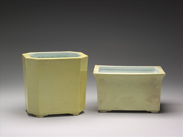 黃釉劃花八方盆