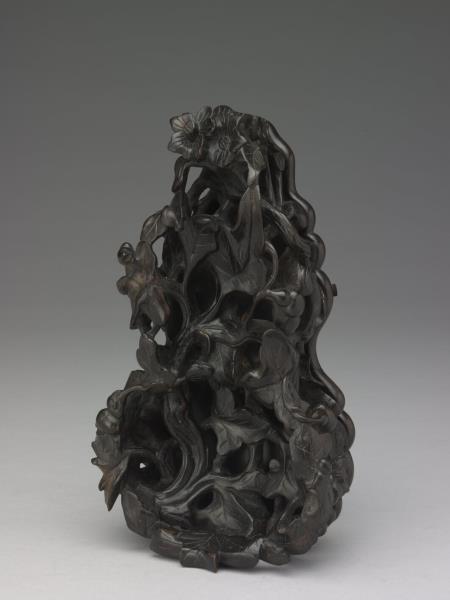 紫檀瓜瓞紋木座