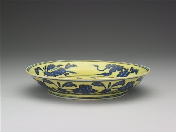青花黃彩梔子花果紋盤