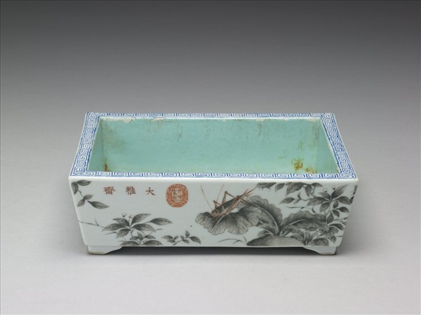 粉彩赭墨園圃圖盆