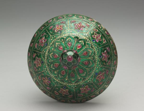 鎏金銀胎內填琺瑯嵌寶蓋罐