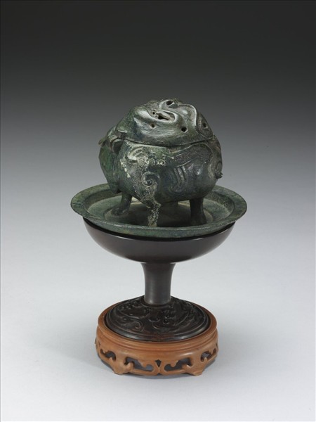 銅獅子薰爐