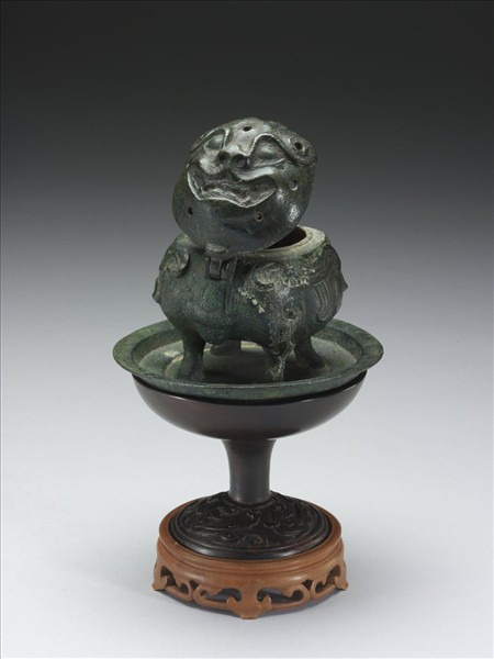 銅獅子薰爐