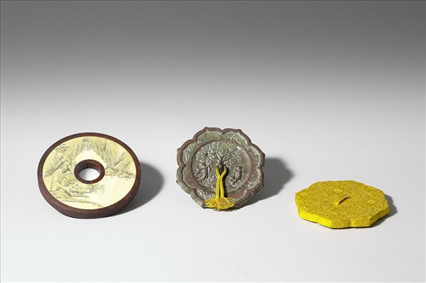 〈寧壽續鑑‧第二十三冊〉鏡匣雕刻木蓋附德山〈山水〉