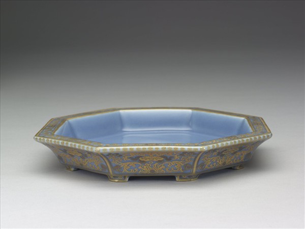 天藍釉描金銀番蓮紋八方盆托