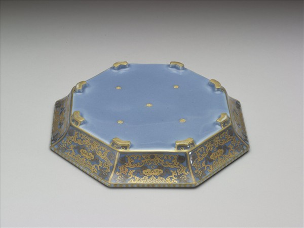 天藍釉描金銀番蓮紋八方盆托