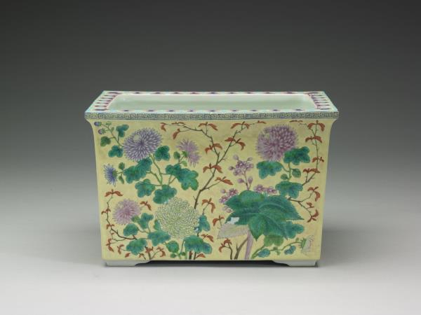 粉彩菊花紋長方盆