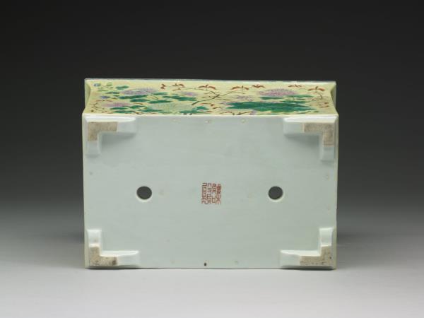 粉彩菊花紋長方盆