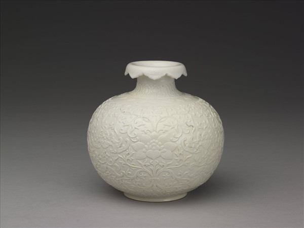 白瓷福壽紋石榴瓶