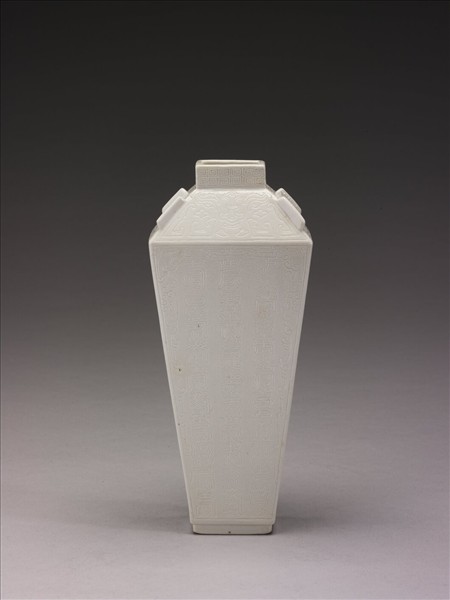 白瓷壽字方瓶