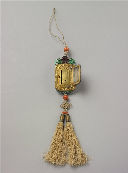 內填琺瑯嵌珠西洋人物齋戒牌