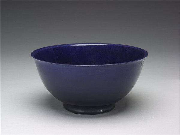 霽青釉雲龍紋碗