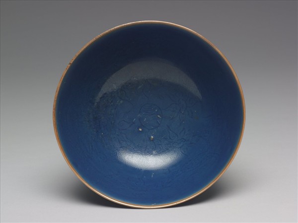 霽青釉雲龍紋墩子碗