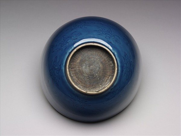 霽青釉雲龍紋墩子碗